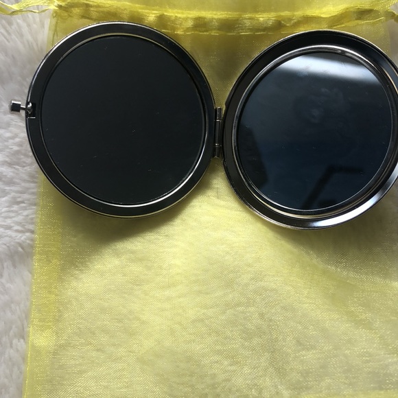 💜💜 Compact Makeup mirror - Picture 2 of 4